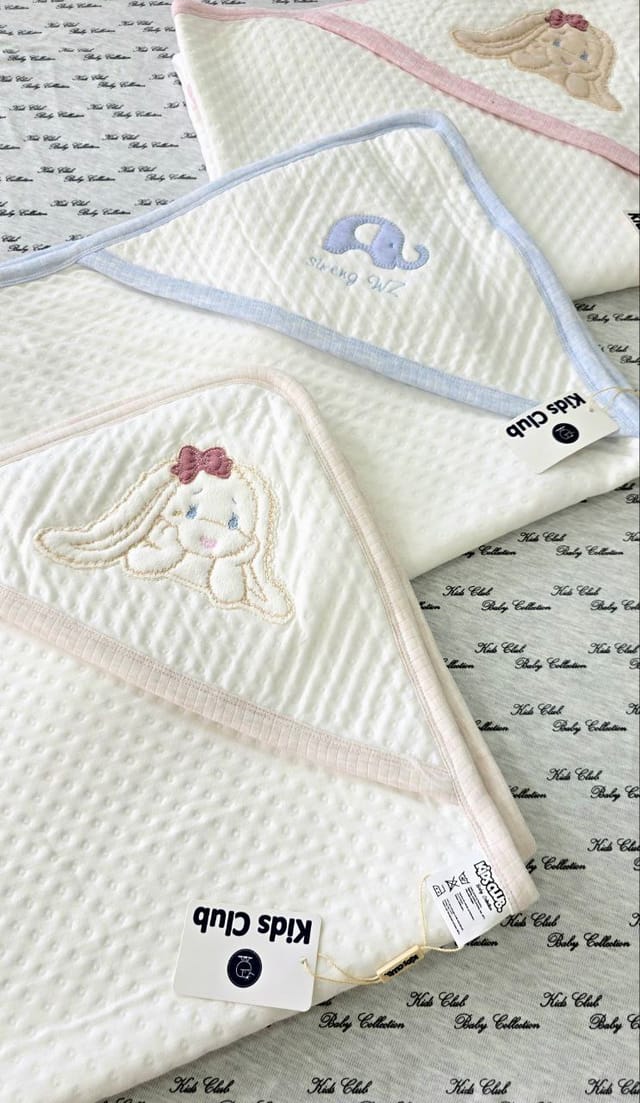 Alternate view: Hooded Towels